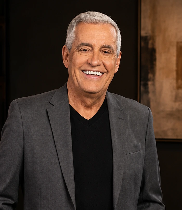 Mauro Naves